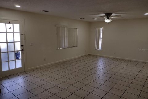 Commercial property in Kissimmee, Florida 4 bedrooms, 173.63 sq.m. № 2148764 - photo 6