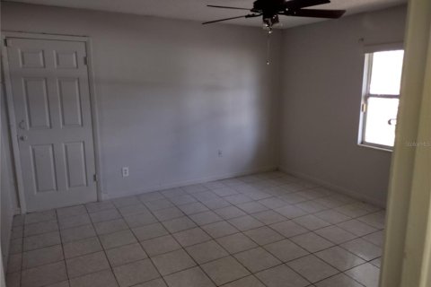 Commercial property in Kissimmee, Florida 4 bedrooms, 173.63 sq.m. № 2148764 - photo 12