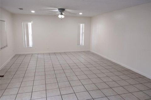 Commercial property in Kissimmee, Florida 4 bedrooms, 173.63 sq.m. № 2148764 - photo 5