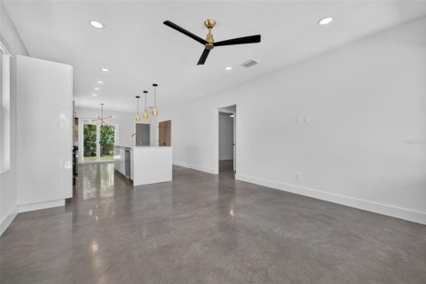Villa ou maison à vendre à Saint Petersburg, Floride: 3 chambres, 115.76 m2 № 2303043 - photo 5