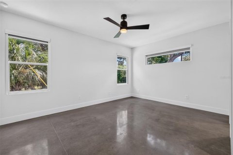 Villa ou maison à vendre à Saint Petersburg, Floride: 3 chambres, 115.76 m2 № 2303043 - photo 15