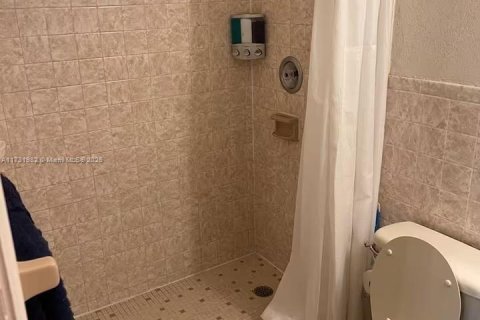 Снять в аренду виллу или дом в Форт-Лодердейл, Флорида 1 спальня, № 1958631 - фото 15