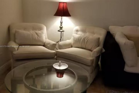 Снять в аренду виллу или дом в Форт-Лодердейл, Флорида 1 спальня, № 1958631 - фото 5