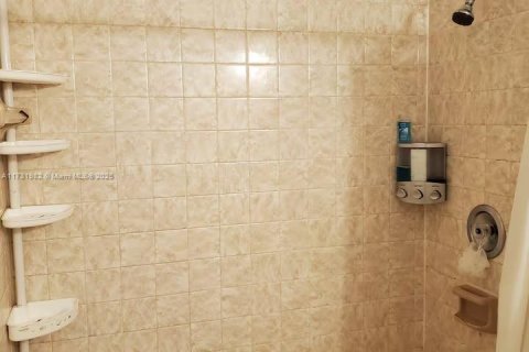 Снять в аренду виллу или дом в Форт-Лодердейл, Флорида 1 спальня, № 1958631 - фото 13