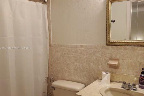 Снять в аренду виллу или дом в Форт-Лодердейл, Флорида 1 спальня, № 1958631 - фото 12