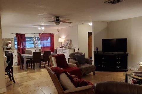 Снять в аренду виллу или дом в Форт-Лодердейл, Флорида 1 спальня, № 1958631 - фото 17