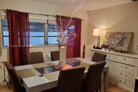 Снять в аренду виллу или дом в Форт-Лодердейл, Флорида 1 спальня, № 1958631 - фото 6