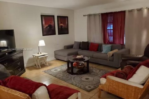 Снять в аренду виллу или дом в Форт-Лодердейл, Флорида 1 спальня, № 1958631 - фото 18