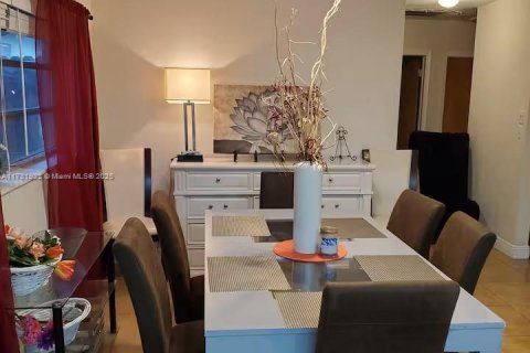 Снять в аренду виллу или дом в Форт-Лодердейл, Флорида 1 спальня, № 1958631 - фото 21