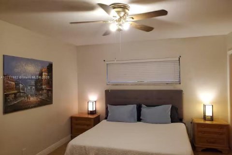 Снять в аренду виллу или дом в Форт-Лодердейл, Флорида 1 спальня, № 1958631 - фото 1