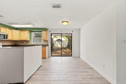 House in Clearwater, Florida 3 bedrooms, 121.14 sq.m. № 2094158 - photo 8