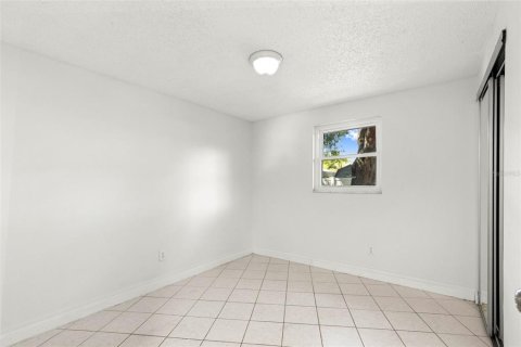 House in Clearwater, Florida 3 bedrooms, 121.14 sq.m. № 2094158 - photo 22