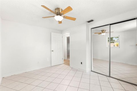 House in Clearwater, Florida 3 bedrooms, 121.14 sq.m. № 2094158 - photo 27