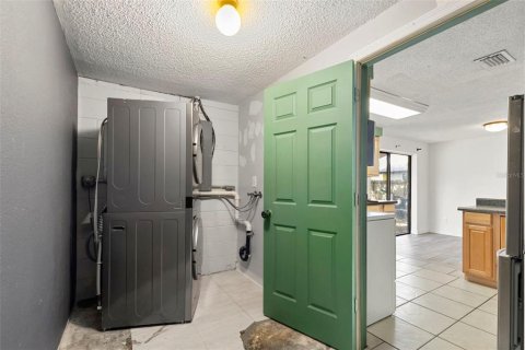 House in Clearwater, Florida 3 bedrooms, 121.14 sq.m. № 2094158 - photo 14