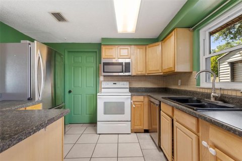 House in Clearwater, Florida 3 bedrooms, 121.14 sq.m. № 2094158 - photo 12