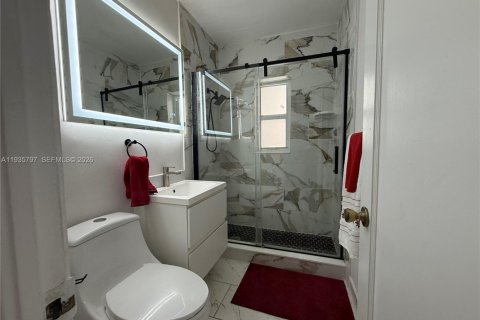 Casa en venta en Miami, Florida, 3 dormitorios, 177.26 m2 № 2001281 - foto 13