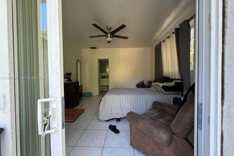 Casa en venta en Miami, Florida, 3 dormitorios, 177.26 m2 № 2001281 - foto 25