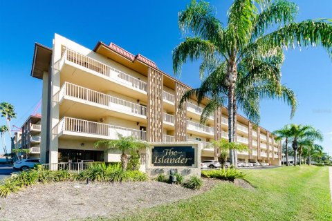 Condo in Clearwater, Florida, 2 bedrooms  № 2143847