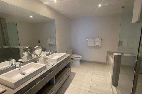 Copropriété à vendre à Hollywood, Floride: 2 chambres, 96.99 m2 № 1934931 - photo 9