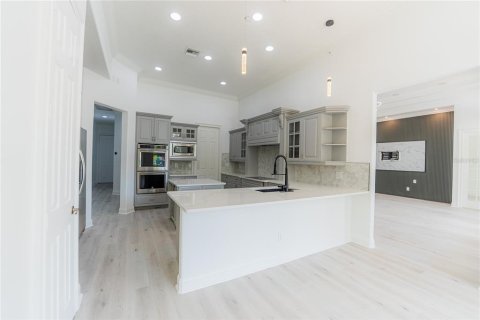 House in Windermere, Florida 4 bedrooms, 395.48 sq.m. № 1675922 - photo 25