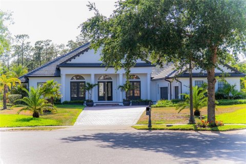 House in Windermere, Florida 4 bedrooms, 395.48 sq.m. № 1675922 - photo 2