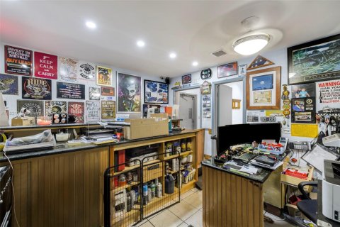 Propiedad comercial en venta en Miami, Florida № 1797678 - foto 10