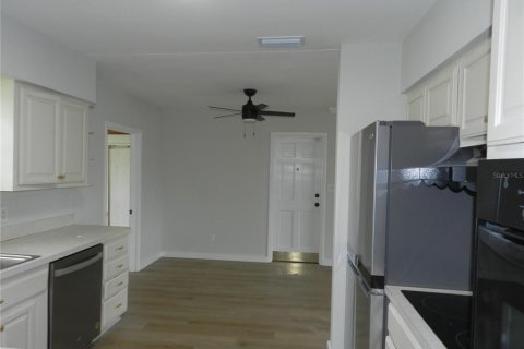 Villa ou maison à vendre à Saint Petersburg, Floride: 2 chambres, 120.59 m2 № 2355965 - photo 12
