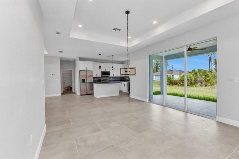 Casa en venta en Port Charlotte, Florida, 4 dormitorios, 155.52 m2 № 1419756 - foto 17