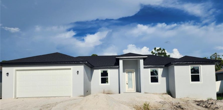 Casa en Port Charlotte, Florida 4 dormitorios, 155.52 m2 № 1419756