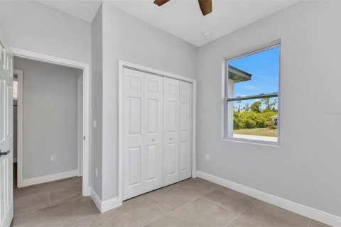 Casa en venta en Port Charlotte, Florida, 4 dormitorios, 155.52 m2 № 1419756 - foto 25