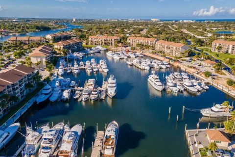 Copropriété à vendre à Jupiter, Floride: 2 chambres, 128.67 m2 № 1189555 - photo 1