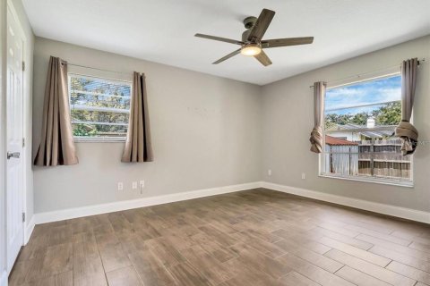 Immobilier commercial à vendre à Winter Garden, Floride: 4 chambres, 193.24 m2 № 2409979 - photo 12