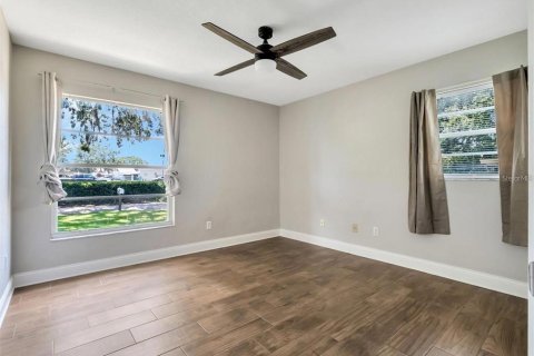 Immobilier commercial à vendre à Winter Garden, Floride: 4 chambres, 193.24 m2 № 2409979 - photo 10
