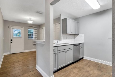 Immobilier commercial à vendre à Winter Garden, Floride: 4 chambres, 193.24 m2 № 2409979 - photo 7