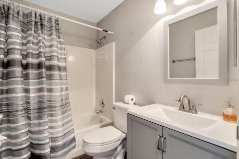 Immobilier commercial à vendre à Winter Garden, Floride: 4 chambres, 193.24 m2 № 2409979 - photo 11