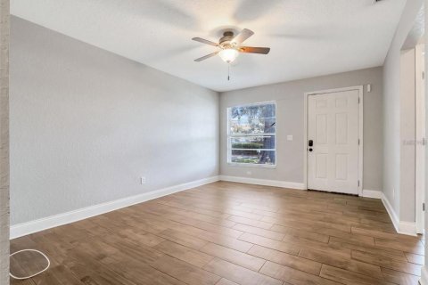 Immobilier commercial à vendre à Winter Garden, Floride: 4 chambres, 193.24 m2 № 2409979 - photo 4