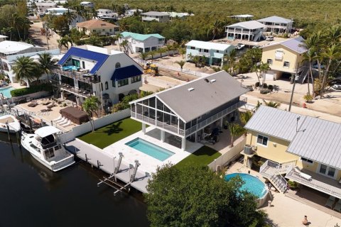 House in Key Largo, Florida 3 bedrooms, 170.38 sq.m. № 1863376 - photo 4