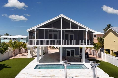 House in Key Largo, Florida 3 bedrooms, 170.38 sq.m. № 1863376 - photo 1