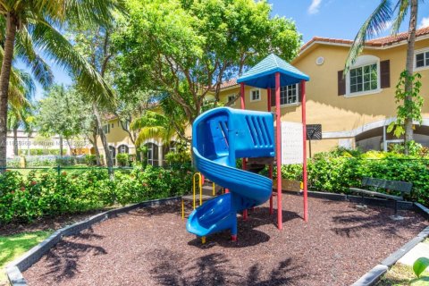 Townhouse in North Lauderdale, Florida 2 bedrooms, 130.43 sq.m. № 1890211 - photo 19