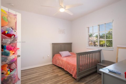 Townhouse in North Lauderdale, Florida 2 bedrooms, 130.43 sq.m. № 1890211 - photo 13