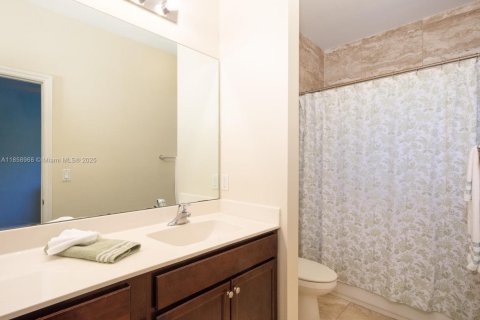 Townhouse in North Lauderdale, Florida 2 bedrooms, 130.43 sq.m. № 1890211 - photo 11