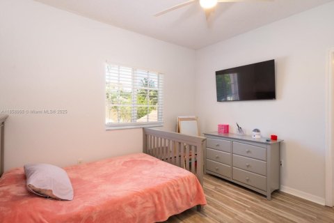 Townhouse in North Lauderdale, Florida 2 bedrooms, 130.43 sq.m. № 1890211 - photo 12