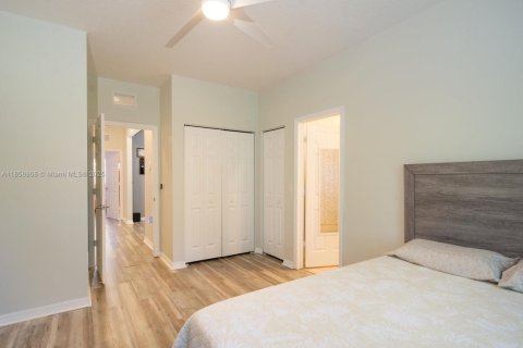 Townhouse in North Lauderdale, Florida 2 bedrooms, 130.43 sq.m. № 1890211 - photo 10