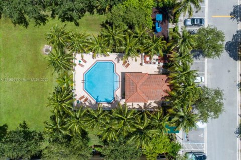 Townhouse in North Lauderdale, Florida 2 bedrooms, 130.43 sq.m. № 1890211 - photo 20