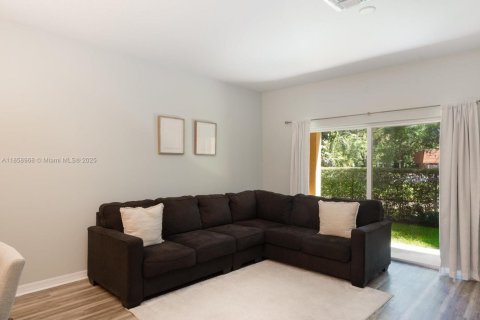Townhouse in North Lauderdale, Florida 2 bedrooms, 130.43 sq.m. № 1890211 - photo 9