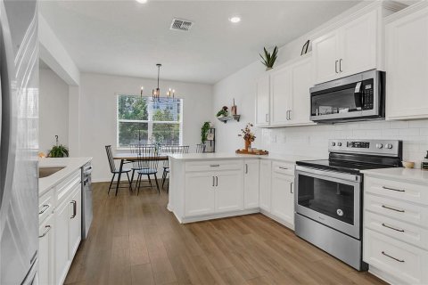 House in Oakland, Florida 3 bedrooms, 169.27 sq.m. № 1809894 - photo 8