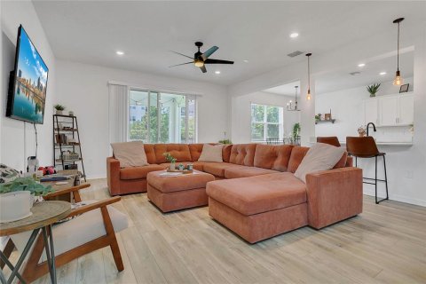 House in Oakland, Florida 3 bedrooms, 169.27 sq.m. № 1809894 - photo 2