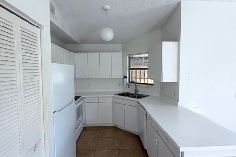 Copropriété à louer à St. Lucie, Floride: 2 chambres, 93.37 m2 № 2439282 - photo 5
