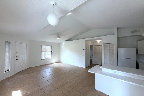 Copropriété à louer à St. Lucie, Floride: 2 chambres, 93.37 m2 № 2439282 - photo 4