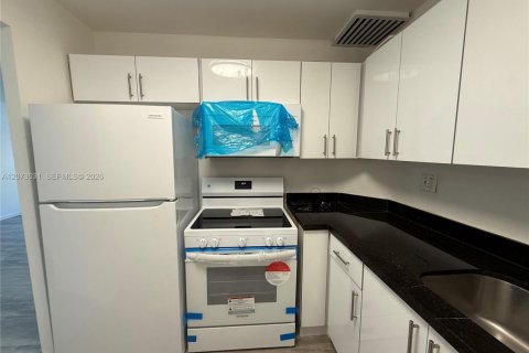Copropriété à louer à Hallandale Beach, Floride: 1 chambre, 65.03 m2 № 2352810 - photo 5